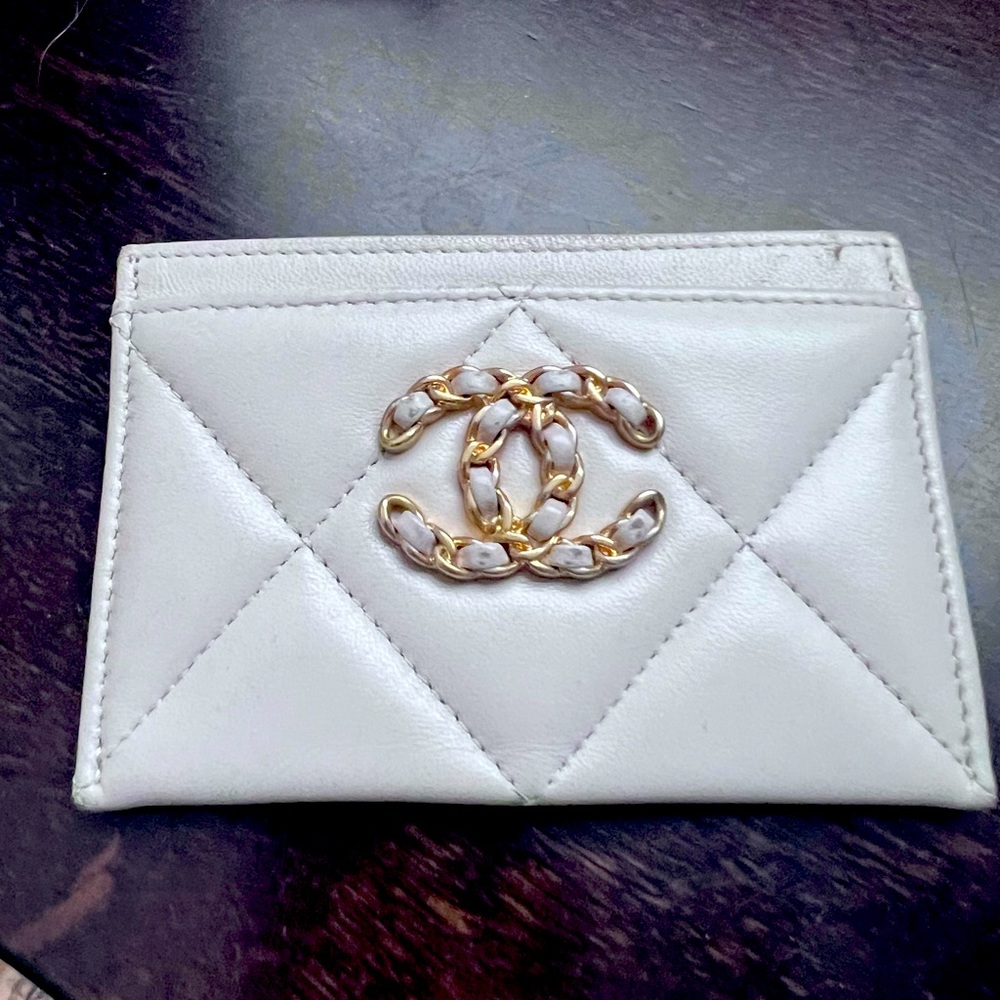Chanel 19 Lambskin Card Holder authentic